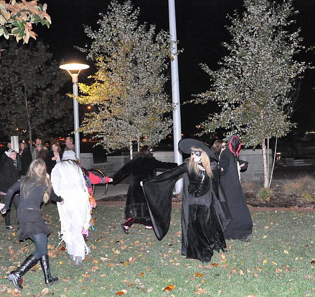 22c tyrfire samhain-2011-asheville-flashrite-pubmoot 23 DSC 3903