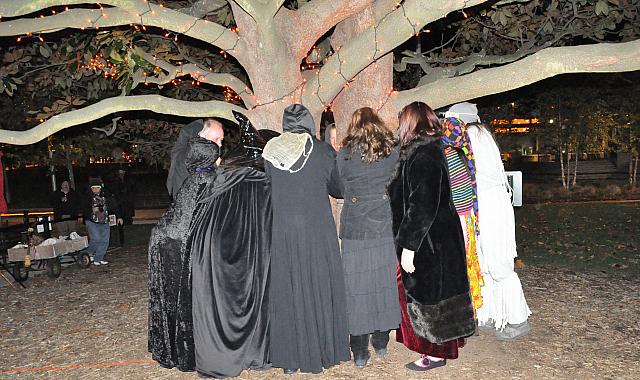 27b tyrfire samhain-2011-asheville-flashrite-pubmoot 26 DSC 3907